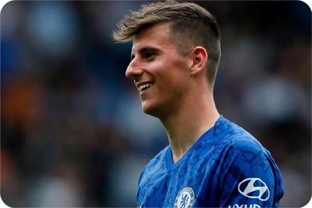  英超历史性判罚，VAR三次改判引争议  